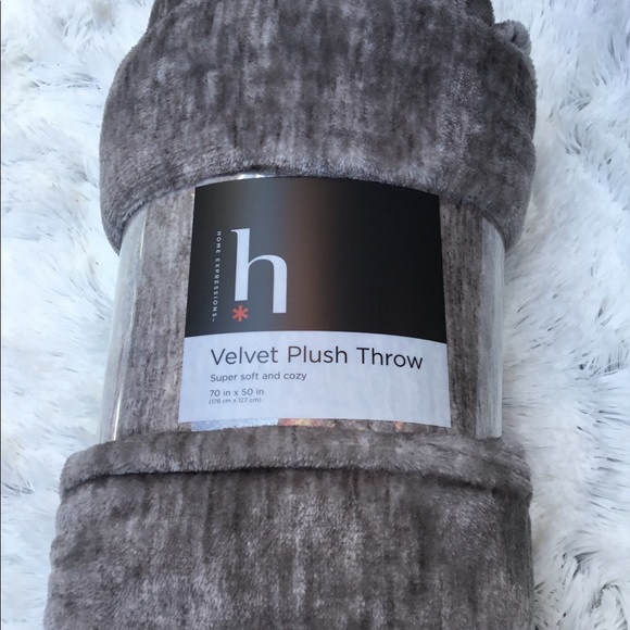 home Other - .🎈 ONE LEFT gray velvet plush throw